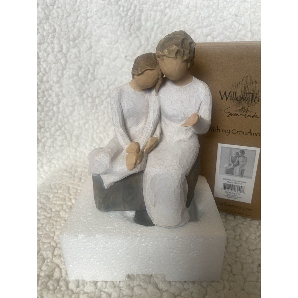 NEW Willow Tree With My Grandmother Figurine 26244 New in Box
